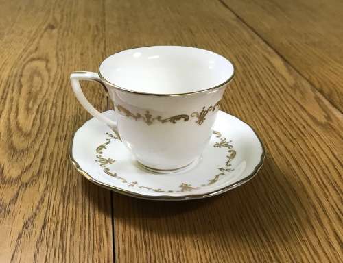 ROYAL WORCESTER ENGLAND DEMITASSE COFFEE Cup & Saucer GOLD CHANTILLY PATTERN EXPRESSO!!!