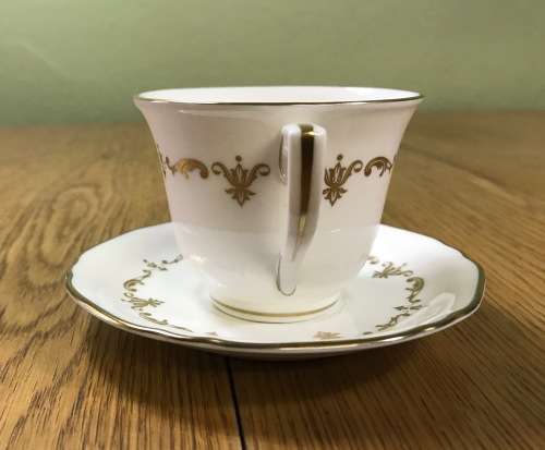 ROYAL WORCESTER ENGLAND DEMITASSE COFFEE Cup & Saucer GOLD CHANTILLY PATTERN EXPRESSO!!!