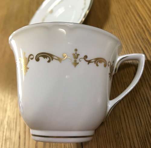 ROYAL WORCESTER ENGLAND DEMITASSE COFFEE Cup & Saucer GOLD CHANTILLY PATTERN EXPRESSO!!!
