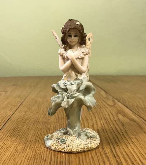 FAIRY FAIRIES Fairy Standing behind a table Flower!!!! MOVING WINGS!!! RESIN FIGURINE AWESOME GIFT!