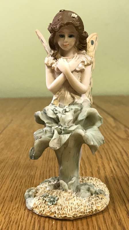 FAIRY FAIRIES Fairy Standing behind a table Flower!!!! MOVING WINGS!!! RESIN FIGURINE AWESOME GIFT!