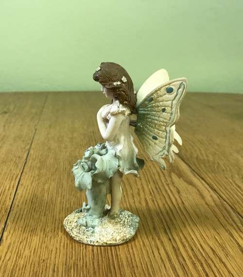 FAIRY FAIRIES Fairy Standing behind a table Flower!!!! MOVING WINGS!!! RESIN FIGURINE AWESOME GIFT!