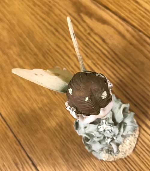 FAIRY FAIRIES Fairy Standing behind a table Flower!!!! MOVING WINGS!!! RESIN FIGURINE AWESOME GIFT!