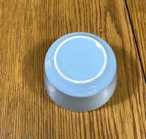 SUGAR BOWL OPEN ENGLAND TEA LIGHT BLUE ALL ROUND WHITE INNER BOWL.