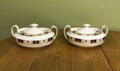 ROYAL CROWN DERBY DERBY BORDER PAIR of LIDDED VEGETABLE SERVING BOWLS TUREENS 1964 A1253 MAGNIFICENT