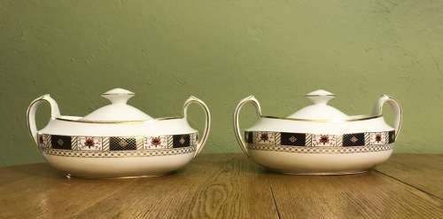 ROYAL CROWN DERBY DERBY BORDER PAIR of LIDDED VEGETABLE SERVING BOWLS TUREENS 1964 A1253 MAGNIFICENT