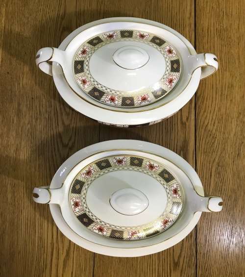ROYAL CROWN DERBY DERBY BORDER PAIR of LIDDED VEGETABLE SERVING BOWLS TUREENS 1964 A1253 MAGNIFICENT