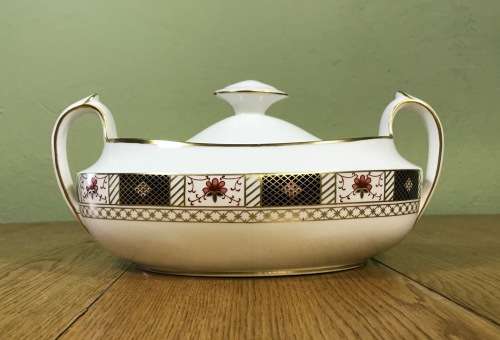 ROYAL CROWN DERBY DERBY BORDER PAIR of LIDDED VEGETABLE SERVING BOWLS TUREENS 1964 A1253 MAGNIFICENT