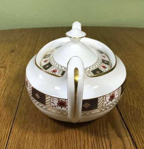 ROYAL CROWN DERBY DERBY BORDER PAIR of LIDDED VEGETABLE SERVING BOWLS TUREENS 1964 A1253 MAGNIFICENT