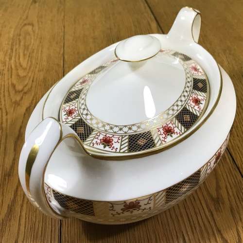ROYAL CROWN DERBY DERBY BORDER PAIR of LIDDED VEGETABLE SERVING BOWLS TUREENS 1964 A1253 MAGNIFICENT