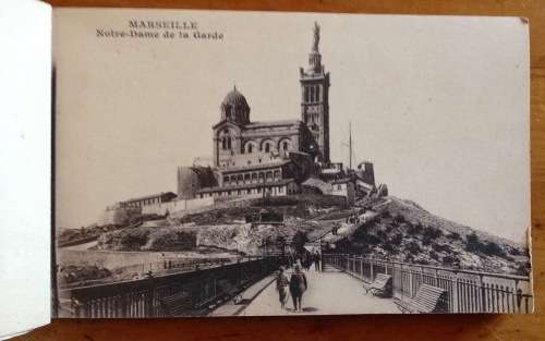 POSTCARD BOOKLET POST CARD FRANCE MARSEILLES 12 BLACK and WHITE CARDS PALACES TRAMS NOTRE-DAME CARS