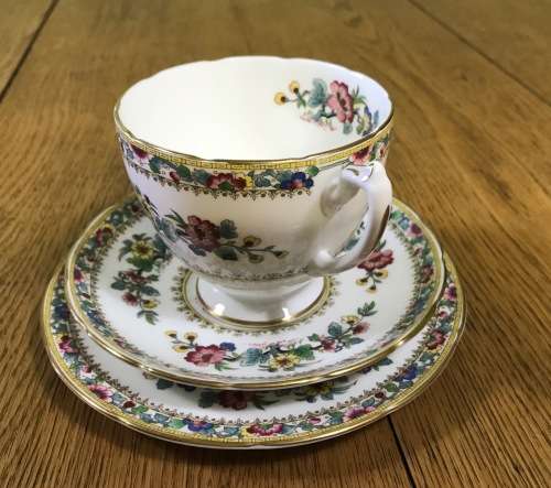 COALPORT MING ROSE TEA TRIO ENGLAND BONE CHINA FLOWERS BEAUTIFUL FLORAL PATTERN!! STUNNING!!!
