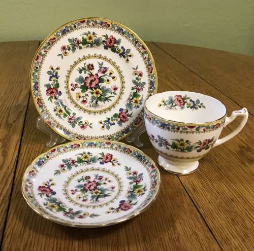 COALPORT MING ROSE TEA TRIO ENGLAND BONE CHINA FLOWERS BEAUTIFUL FLORAL PATTERN!! STUNNING!!!