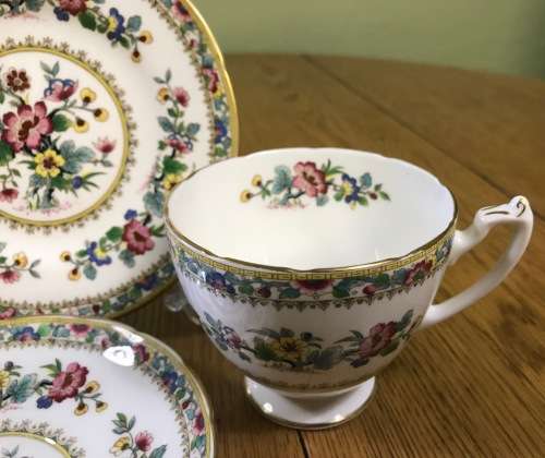 COALPORT MING ROSE TEA TRIO ENGLAND BONE CHINA FLOWERS BEAUTIFUL FLORAL PATTERN!! STUNNING!!!