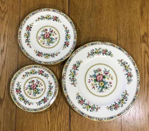 COALPORT MING ROSE DINNER SERVICE 41 piece ENGLAND BONE CHINA FLOWERS BEAUTIFUL FLORAL PATTERN!!!