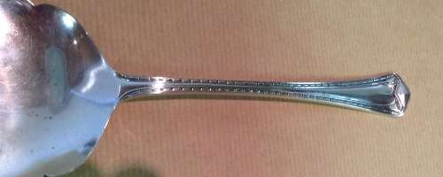 PASTRY SERVER CAKE LIFT PIE SERVER EPNS ELECTRO-PLATED NICKEL SILVER ENGLAND.