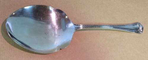 PASTRY SERVER CAKE LIFT PIE SERVER EPNS ELECTRO-PLATED NICKEL SILVER ENGLAND.