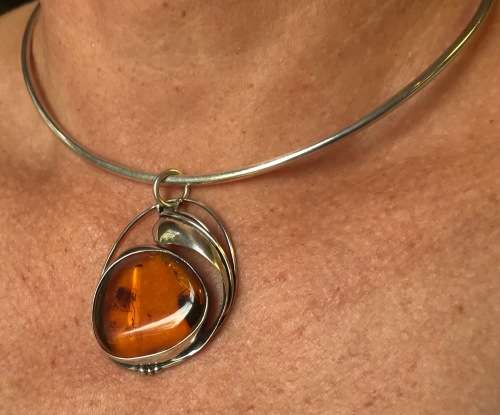 AMBER set in 925 STERLING SILVER PENDANT MARKED STYLISH & STUNNING!!!! BEAUTIFULLY DESIGNED!!!!!
