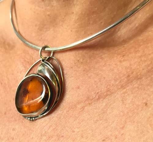 AMBER set in 925 STERLING SILVER PENDANT MARKED STYLISH & STUNNING!!!! BEAUTIFULLY DESIGNED!!!!!