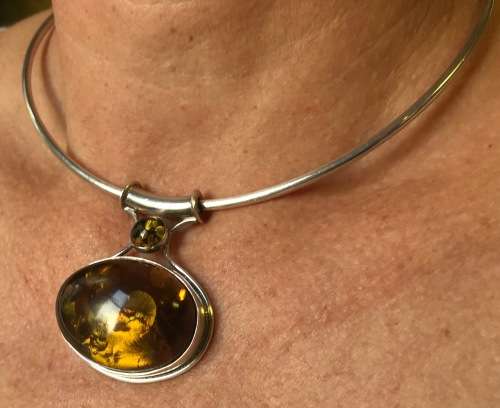 AMBER set in 925 STERLING SILVER PENDANT=HUGE=CABOCHON=TUNNEL for CHAIN/NECKLACE=MARKED=STUNNING!!!!