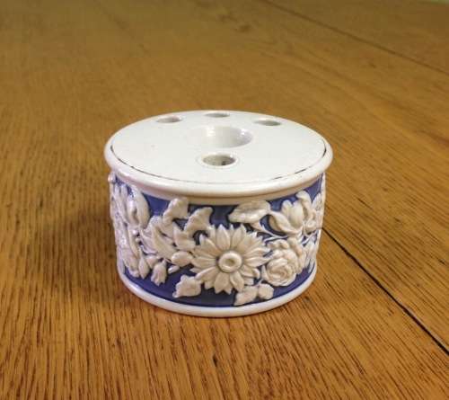PORCELAIN DESKTOP PEN HOLDER BLUE and WHITE.