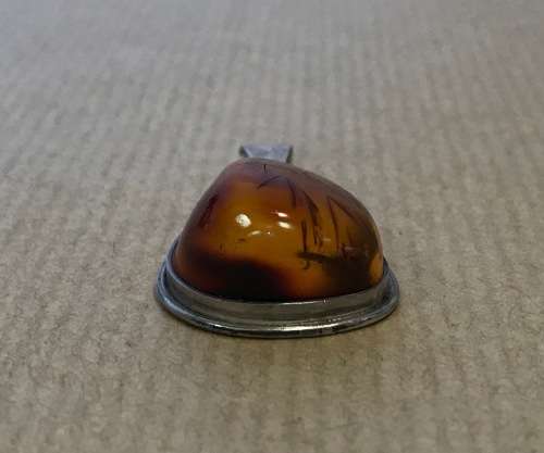 AMBER set in 925 STERLING SILVER PENDANT MARKED STUNNING!!!! SIMPLE ELEGANT DESIGN!!!!!!!