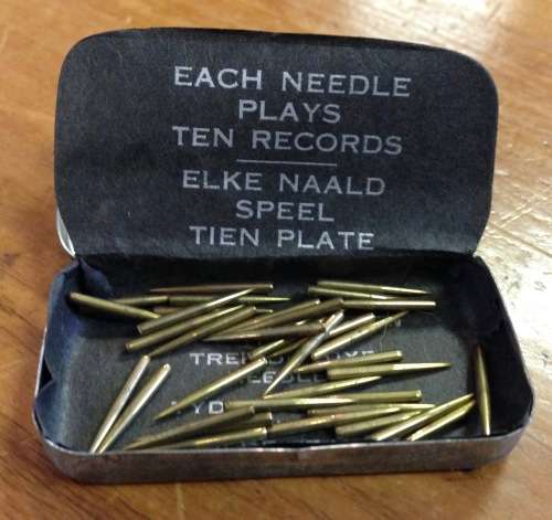 GRAMOPHONE NEEDLES=TIN=DELUXE LONGPLAYING GOLD=TREK=SOUTH AFRICAN=ENGLISH + AFRIKAANS=ENGLAND=36 pcs