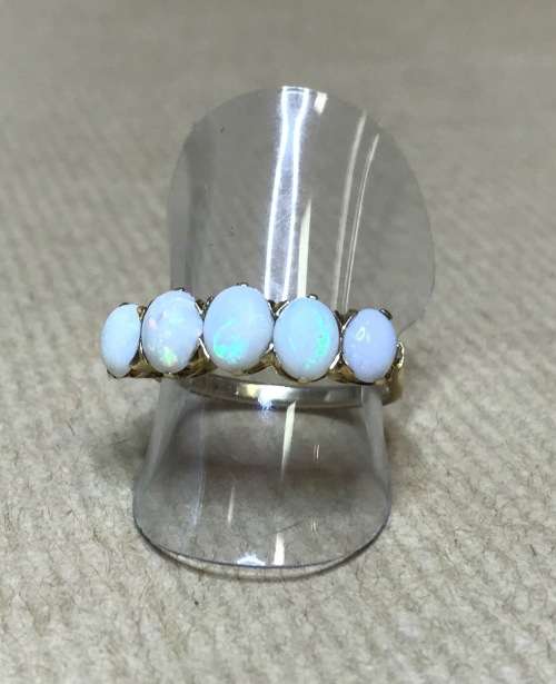 WHITE OPAL RING Hallmarked and Stamped 9K (carat) GOLD 5 OPALS! SIZE US 10 UNUSUAL and STUNNING!