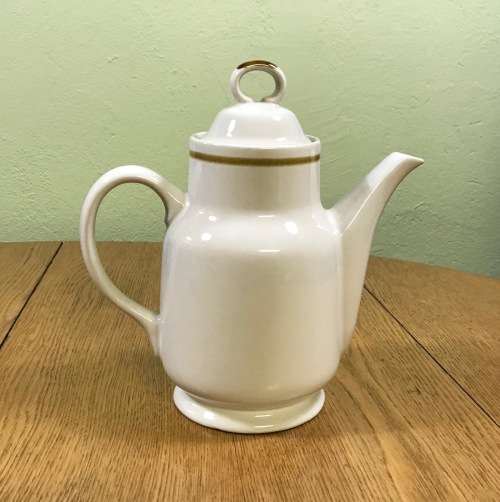 TEAPOT LARGE GENUINE STONEWARE JAPAN OVEN TO TABLE MICROWAVE OVEN and DISHWASHER SAFE.