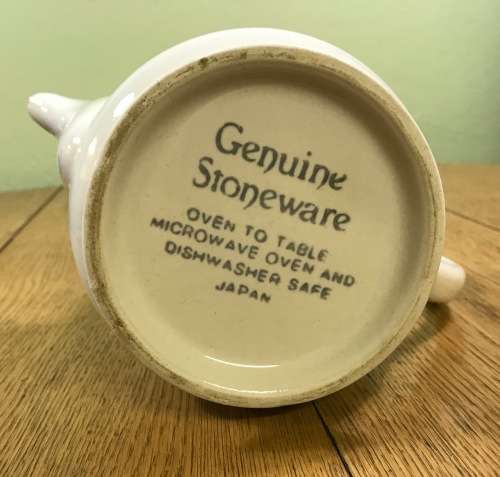 TEAPOT LARGE GENUINE STONEWARE JAPAN OVEN TO TABLE MICROWAVE OVEN and DISHWASHER SAFE.