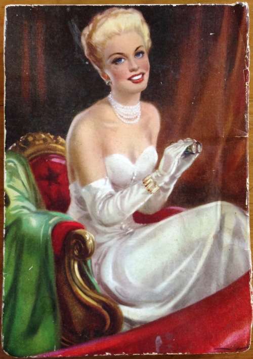 CADBURY`S CHOCOLATES LIDDED BOX BOURNVILLE ENGLAND FINE ROYAL LADY AT THE OPERA OPERA GLASSES.