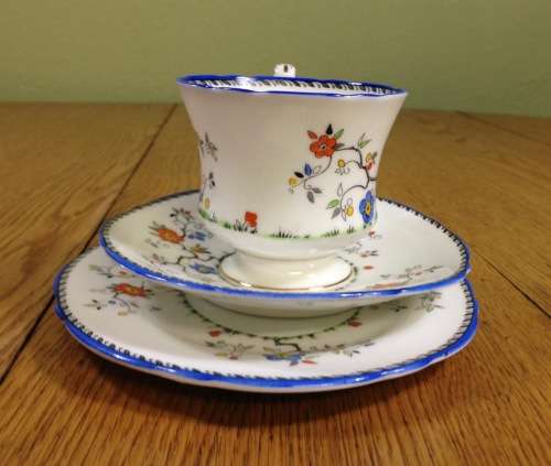 PARAGON BLOSSOM TEA TRIO RD. No. 744170 7826 1 TRIO STUNNING RARE 3 PIECE OVAL PLATES!! UNUSUAL!!! c