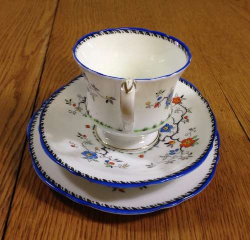 PARAGON BLOSSOM TEA TRIO RD. No. 744170 7826 1 TRIO STUNNING RARE 3 PIECE OVAL PLATES!! UNUSUAL!!! c