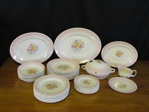 SUSIE COOPER SWANSEA SPRAY FLORAL DINNER SERVICE 10 PLACE set 47 PIECES CROWN WORKS BURSLEM ENGLAND
