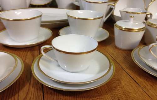 DINNER + TEA/COFFEE SERVICE HUTSCHENREUTHER LORENZ GERMANY NOBLESSE GOLDRAND 118 PIECES 12 PLACE