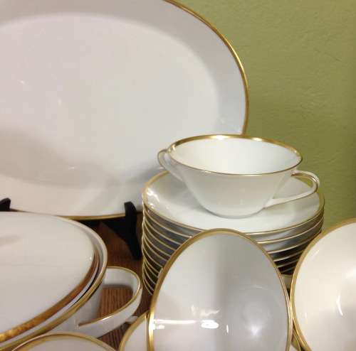 DINNER + TEA/COFFEE SERVICE HUTSCHENREUTHER LORENZ GERMANY NOBLESSE GOLDRAND 118 PIECES 12 PLACE
