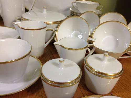 DINNER + TEA/COFFEE SERVICE HUTSCHENREUTHER LORENZ GERMANY NOBLESSE GOLDRAND 118 PIECES 12 PLACE