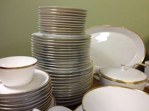 DINNER + TEA/COFFEE SERVICE HUTSCHENREUTHER LORENZ GERMANY NOBLESSE GOLDRAND 118 PIECES 12 PLACE