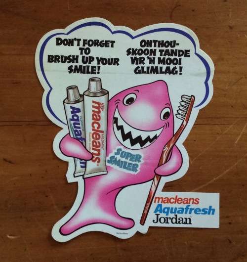 TOOTHPASTE ADVERTISING STICKER MACLEANS AQUAFRESH JORDAN ENGLISH AFRIKAANS SUPER SMILER PINK SHARK!!