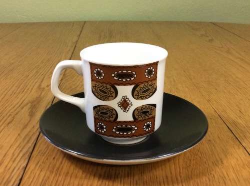 COFFEE DUO DEMITASSE J and G MEAKIN STUDIO ENGLAND MAORI PATTERN RETRO SAUCER CUP 1960`s EXPRESSO!!!