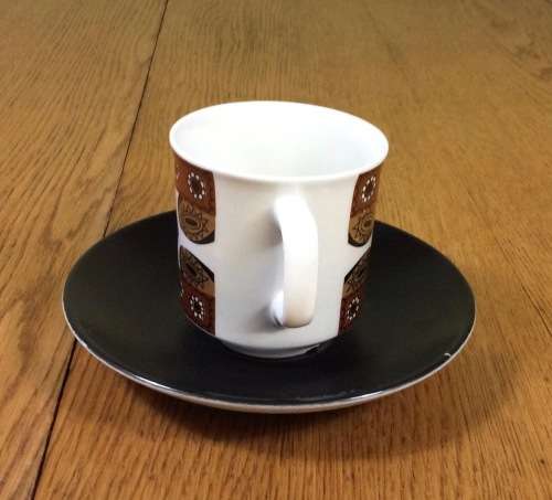 COFFEE DUO DEMITASSE J and G MEAKIN STUDIO ENGLAND MAORI PATTERN RETRO SAUCER CUP 1960`s EXPRESSO!!a