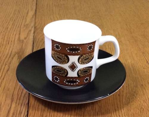 COFFEE DUO DEMITASSE J and G MEAKIN STUDIO ENGLAND MAORI PATTERN RETRO SAUCER CUP 1960`s EXPRESSO!!b