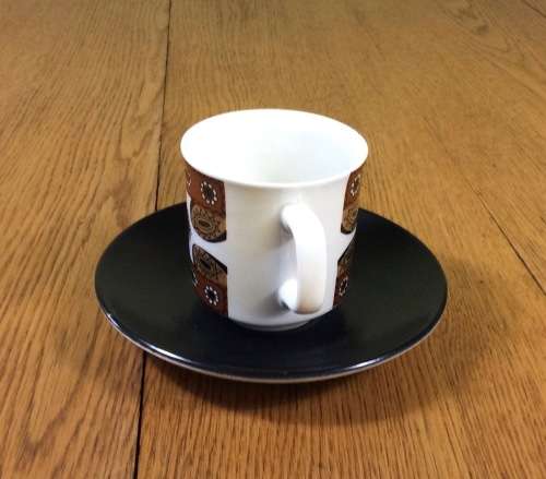 COFFEE DUO DEMITASSE J and G MEAKIN STUDIO ENGLAND MAORI PATTERN RETRO SAUCER CUP 1960`s EXPRESSO!!b
