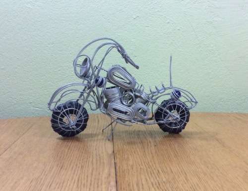 MOTOR BIKE WIRE HARLEY DAVIDSON? BLUE MARBLE LIGHTS HANDLE BARS SEAT REST PLASTIC TYRES STUNNING!!!!