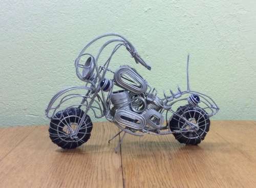 MOTOR BIKE WIRE HARLEY DAVIDSON? BLUE MARBLE LIGHTS HANDLE BARS SEAT REST PLASTIC TYRES STUNNING!!!!