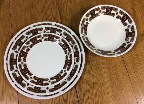 DINNER SERVICE=PART=46 piece=PLATES=BOWLS=J and G MEAKIN STUDIO=ENGLAND=MAORI PATTERN=RETRO=1960's