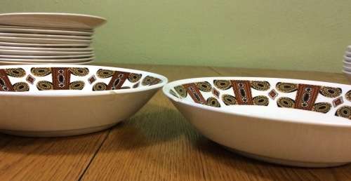 DINNER SERVICE=PART=46 piece=PLATES=BOWLS=J and G MEAKIN STUDIO=ENGLAND=MAORI PATTERN=RETRO=1960's
