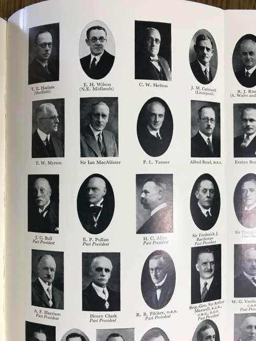 THE CHARTERED INSTITUTE of SECRETARIES 1891-1951 A REVIEW of 60 YEARS 1951 SIGNED by Edward Wilshaw!