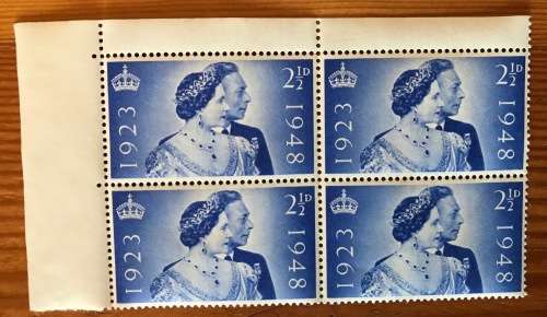 GREAT BRITAIN SG 493 ROYAL SILVER WEDDING UM BLOCK of 4 + 1 SINGLE MNH.