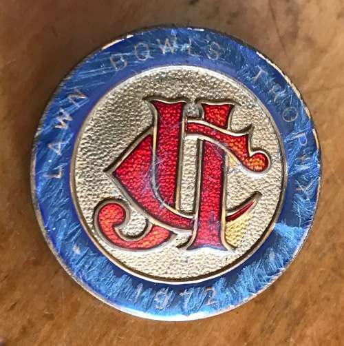 BADGE BROOCH JCI JOHANNESBURG CHAMBER of INDUSTRY LAWN BOWLS TROPHY 1972 METAL ART PRETORIA.